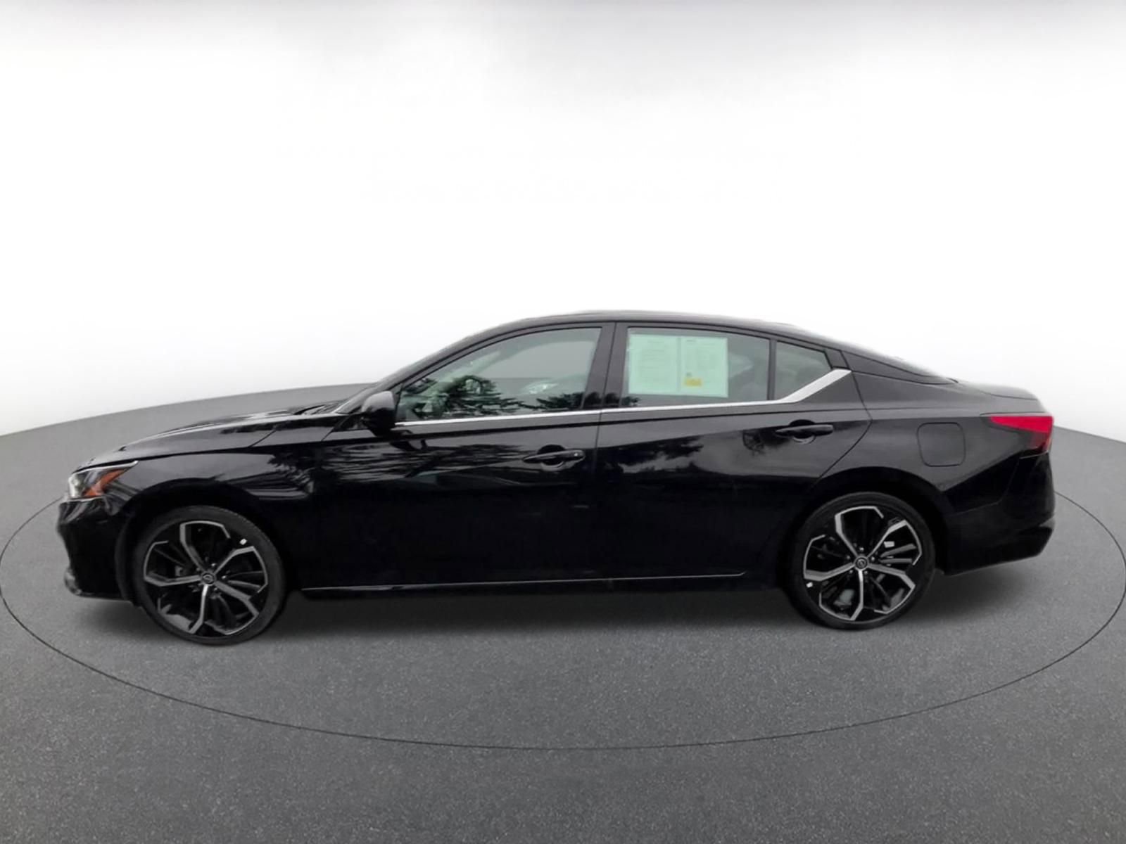 Thumbnail: 2025 Nissan Altima - 9