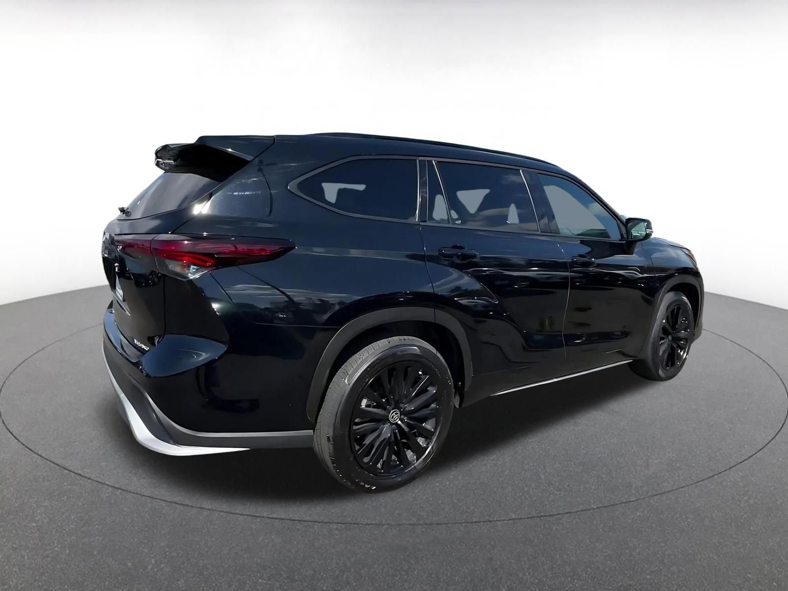 Thumbnail: 2025 Toyota Highlander - 14