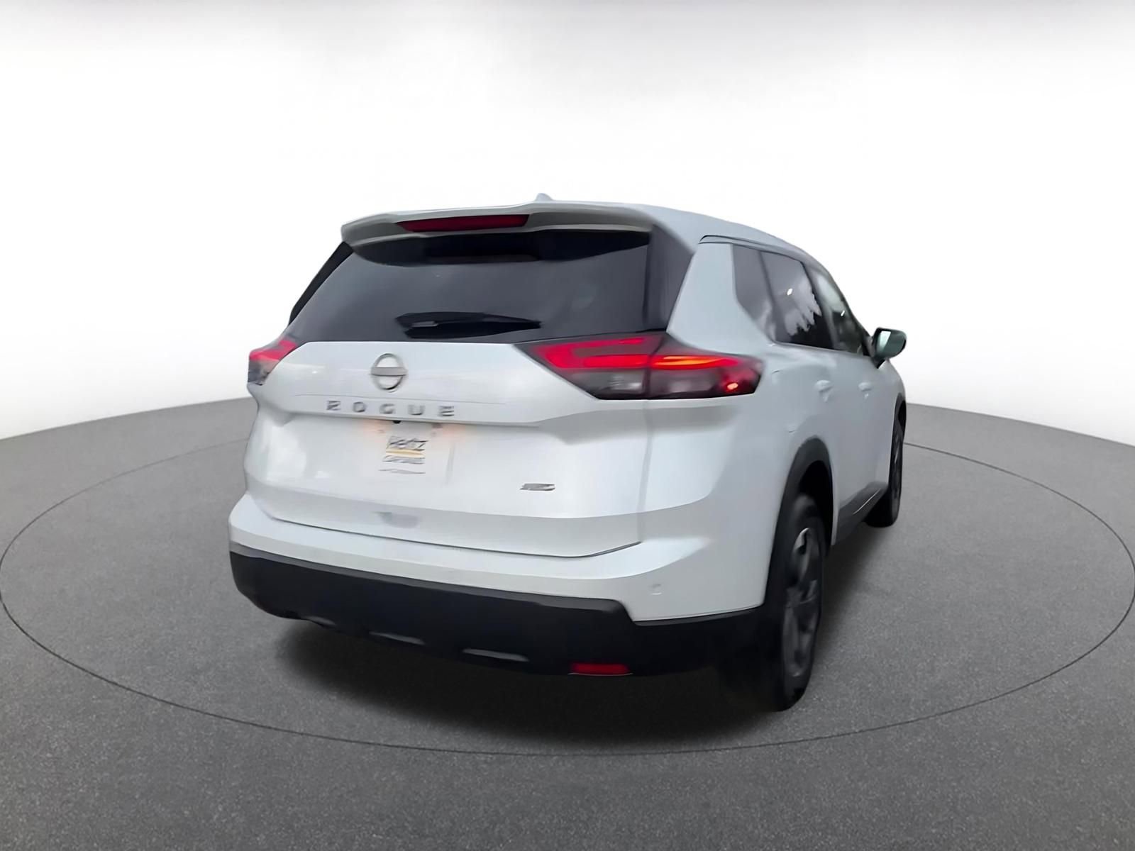 Thumbnail: 2025 Nissan Rogue - 15