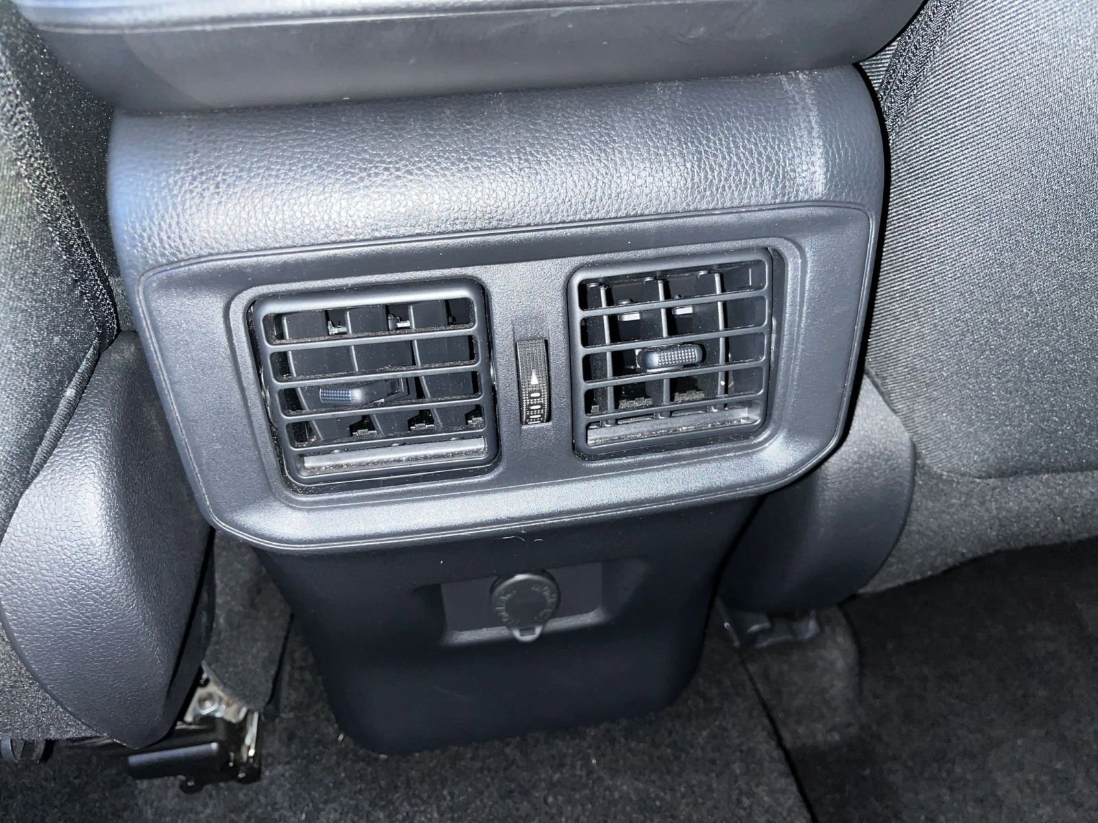 Thumbnail: 2025 Toyota RAV4 - 24