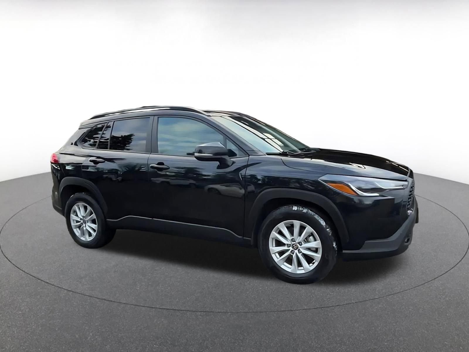 Thumbnail: 2025 Toyota Corolla Cross - 2