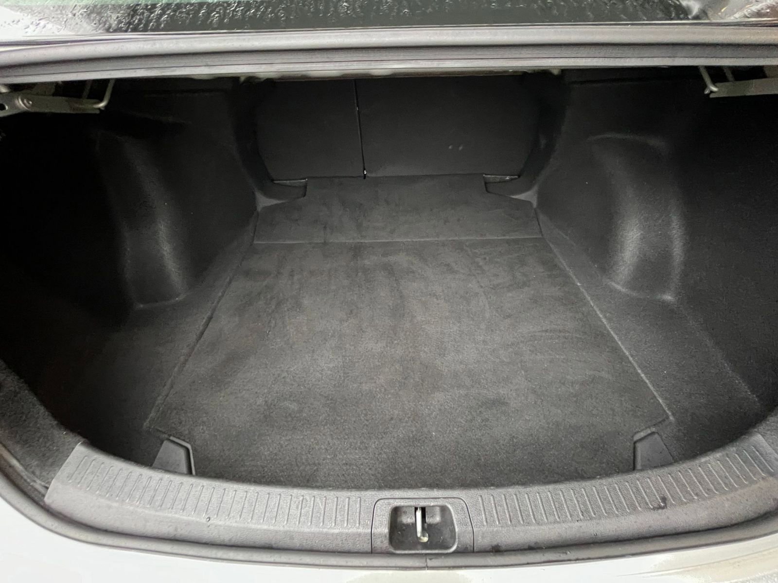 Thumbnail: 2025 Toyota Corolla - 31