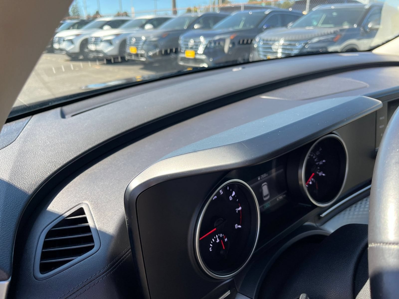 Thumbnail: 2023 Kia Carnival - 35