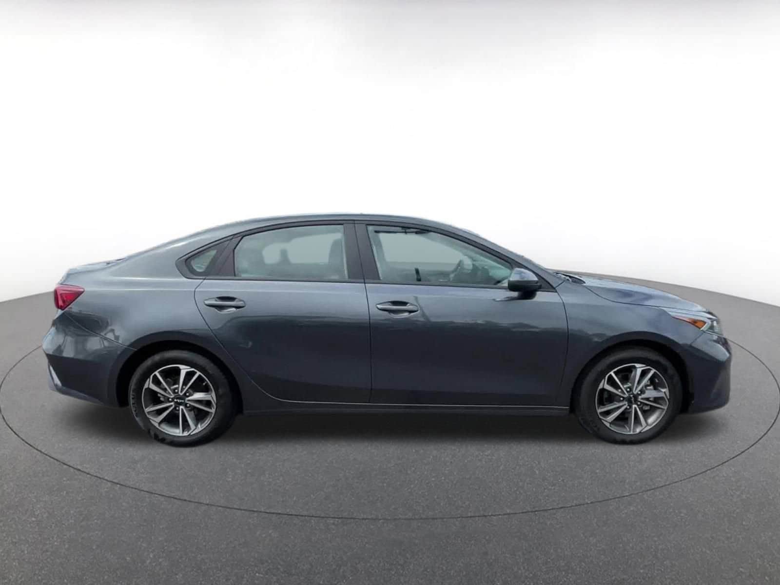 Thumbnail: 2024 Kia Forte - 16