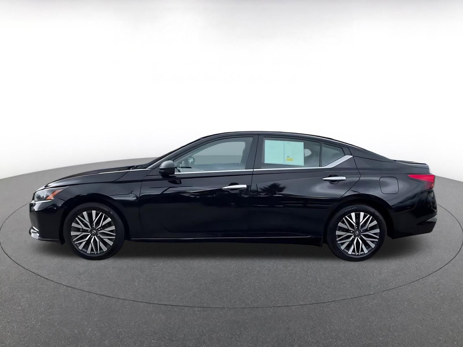 Thumbnail: 2025 Nissan Altima - 9