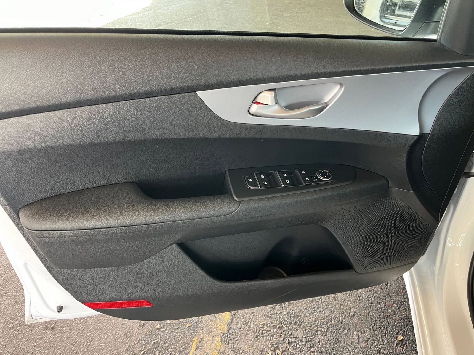 Thumbnail: 2024 Kia Forte - 20