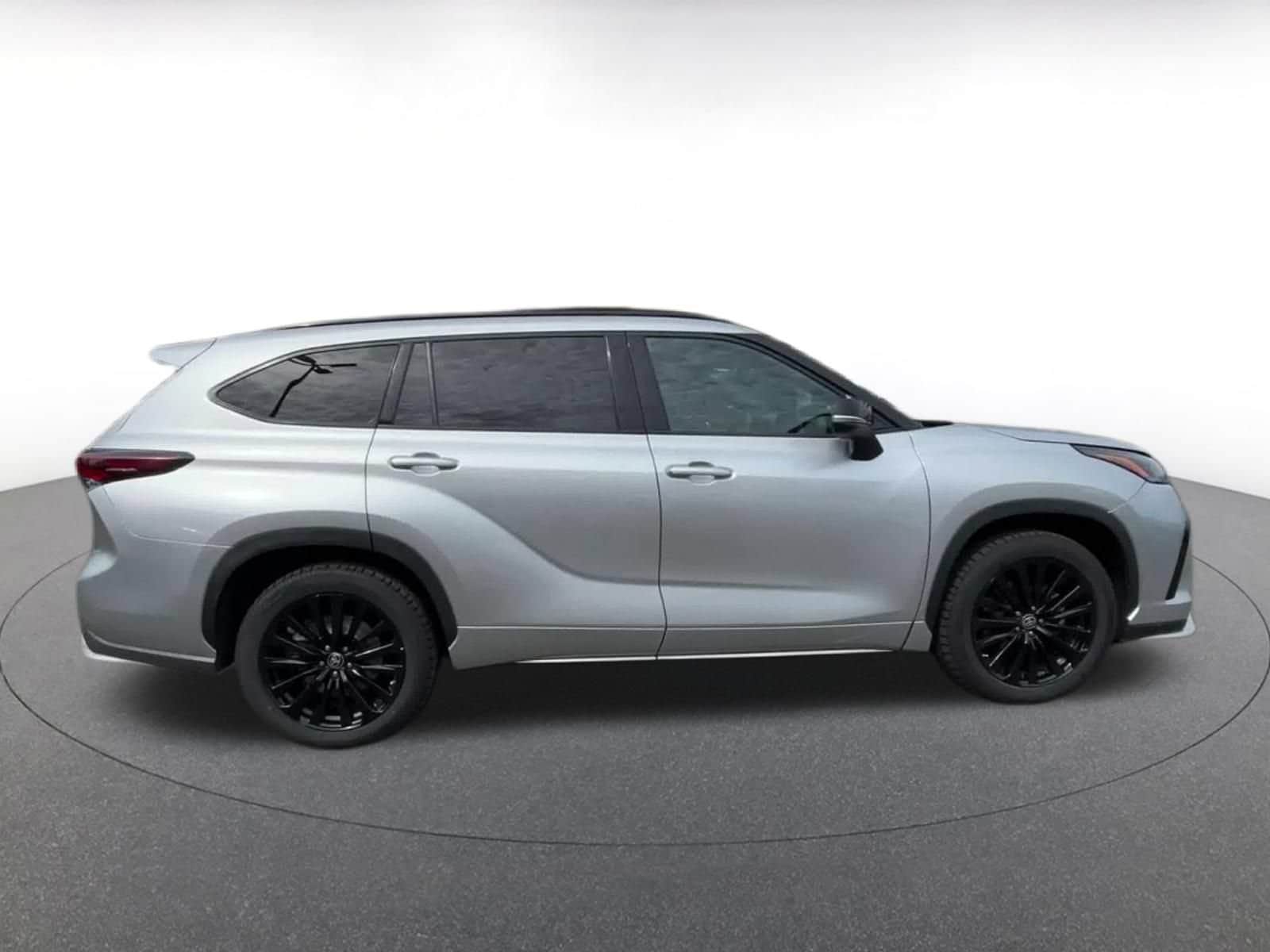 Thumbnail: 2025 Toyota Highlander - 16