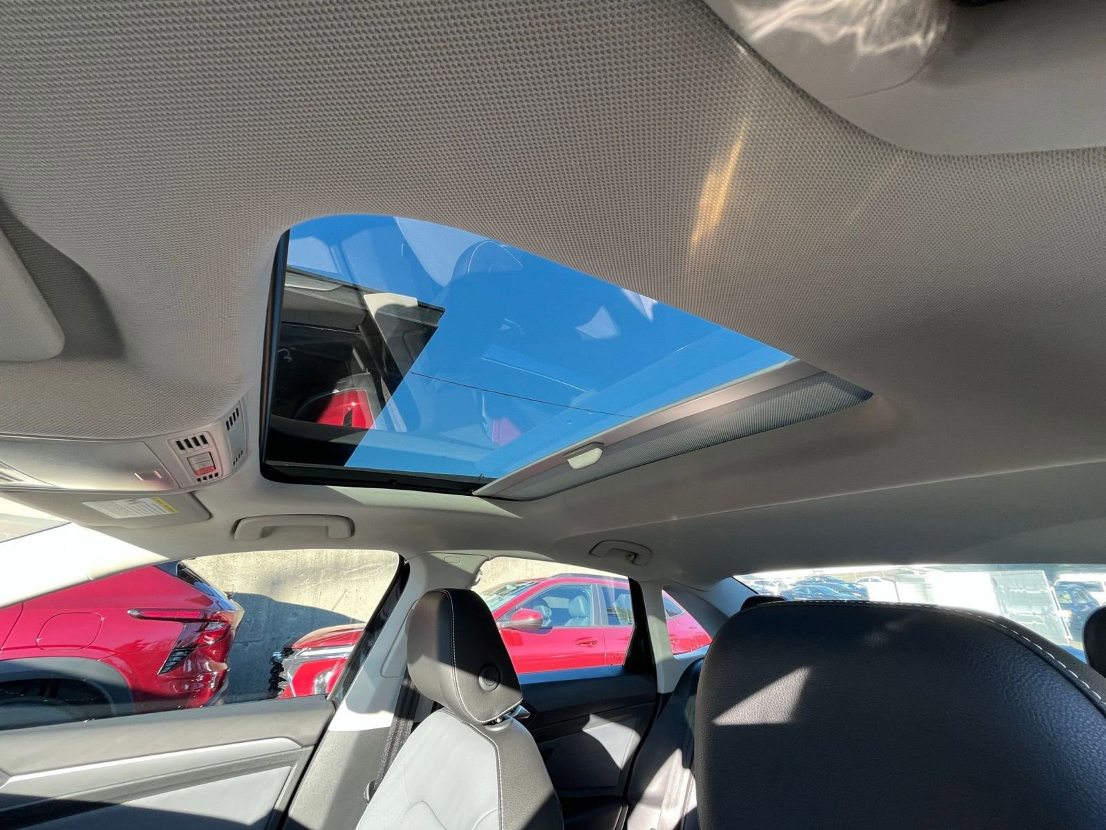 Thumbnail: 2025 Volkswagen Jetta - 31