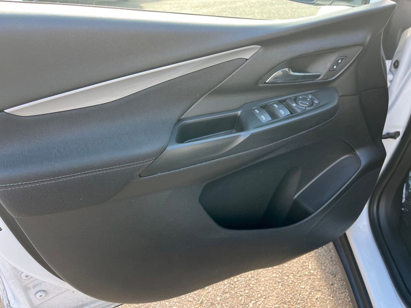Thumbnail: 2023 Chevrolet Bolt EV - 23