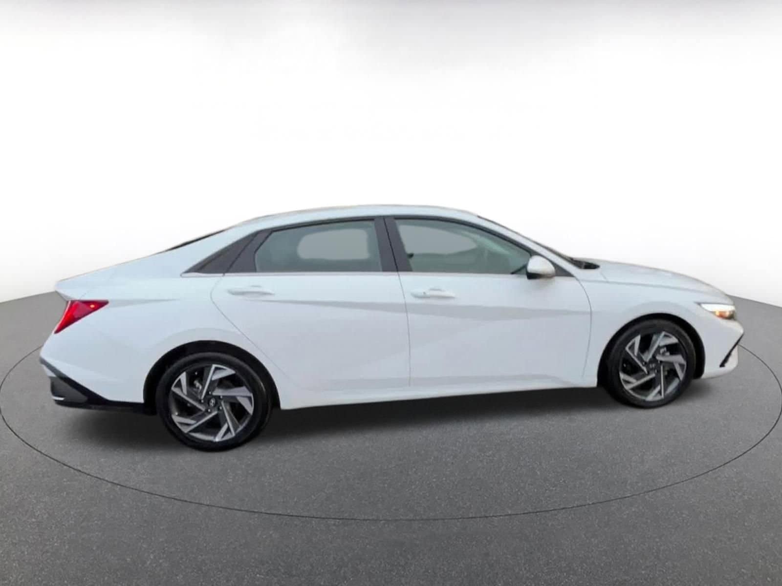 Thumbnail: 2025 Hyundai Elantra - 16