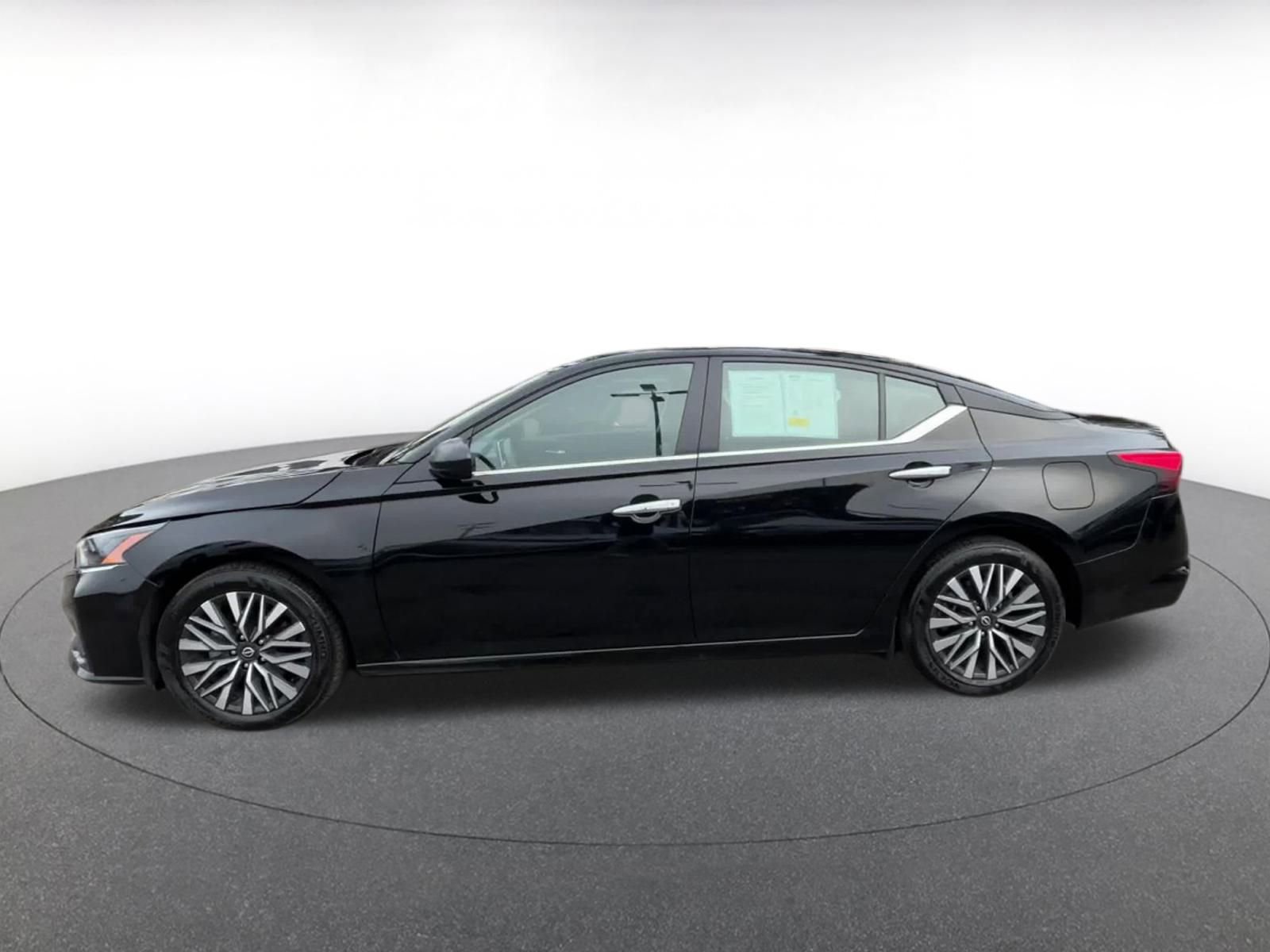 Thumbnail: 2024 Nissan Altima - 9