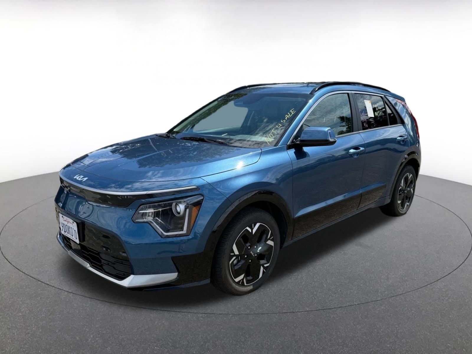 Thumbnail: 2023 Kia Niro - 3
