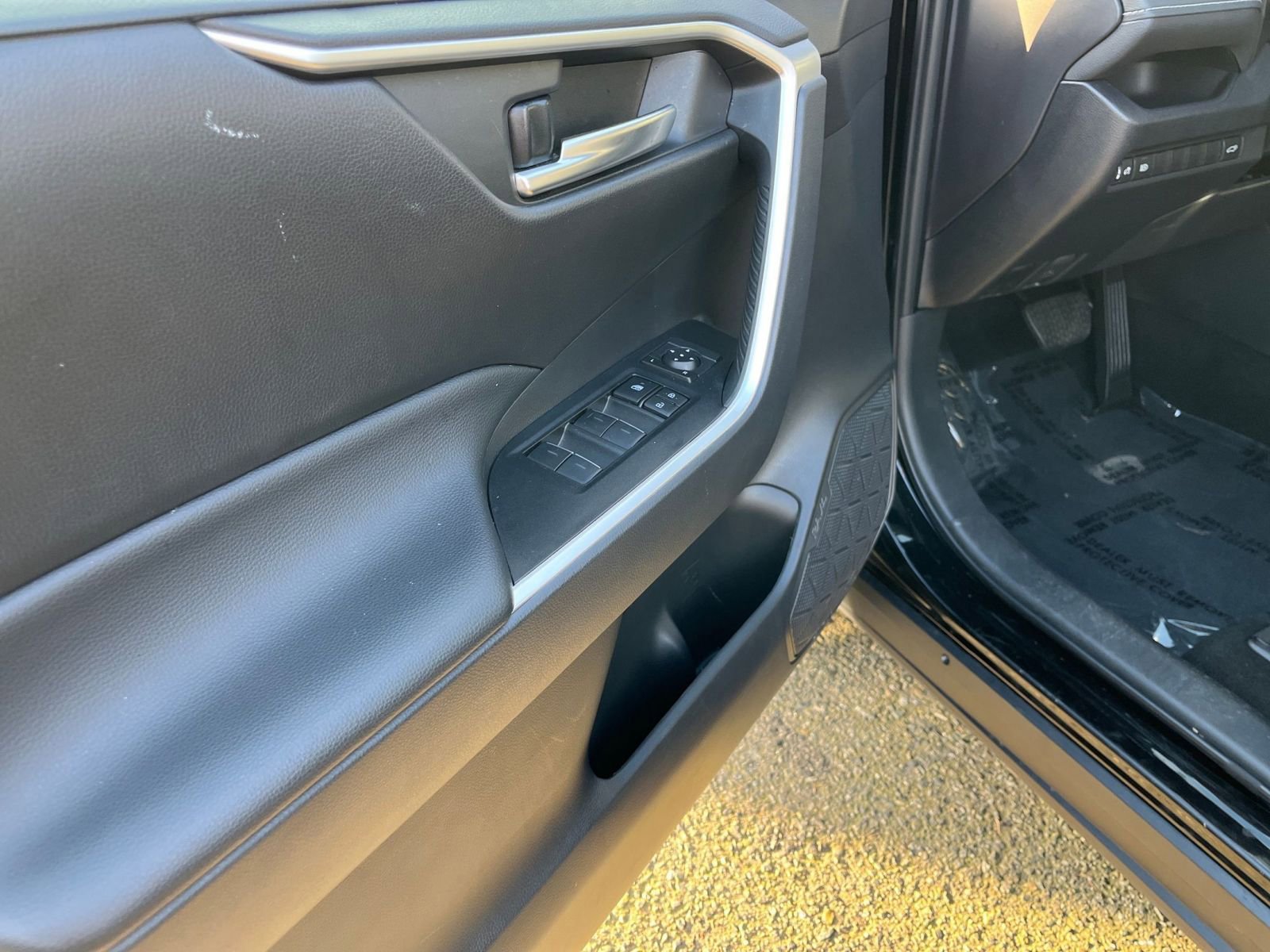 Thumbnail: 2025 Toyota RAV4 - 18