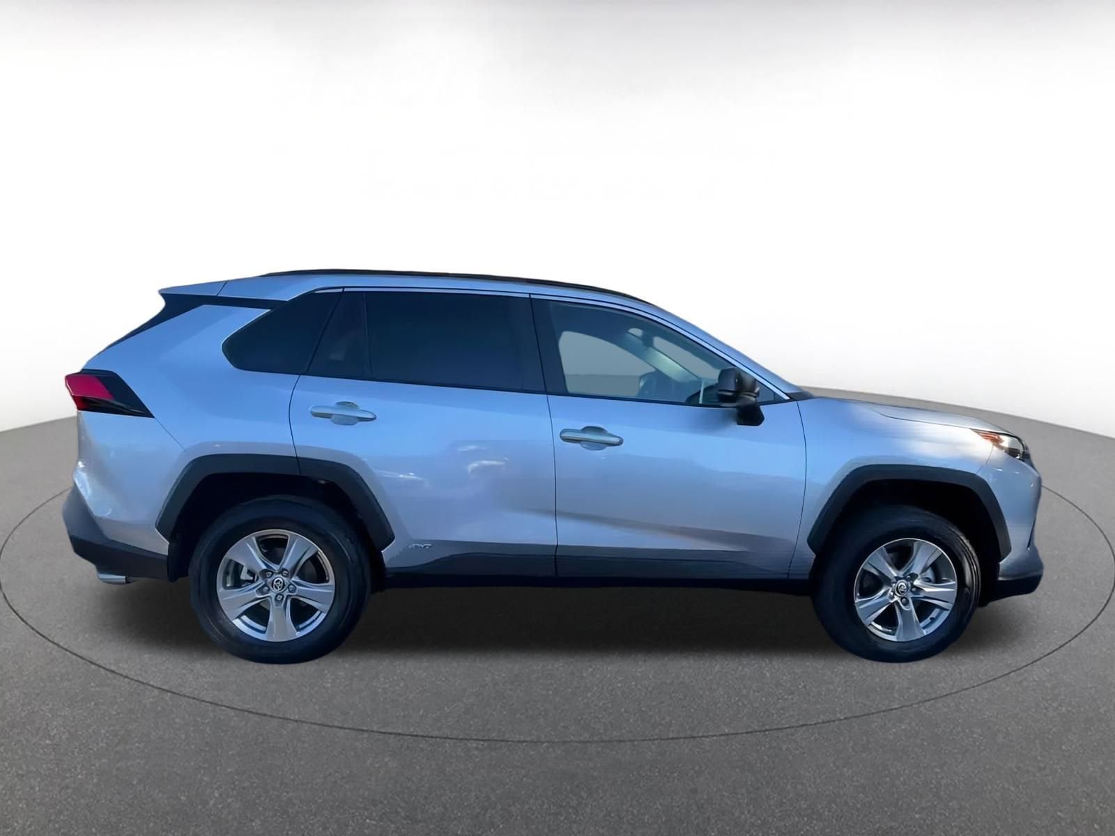 Thumbnail: 2025 Toyota RAV4 - 16