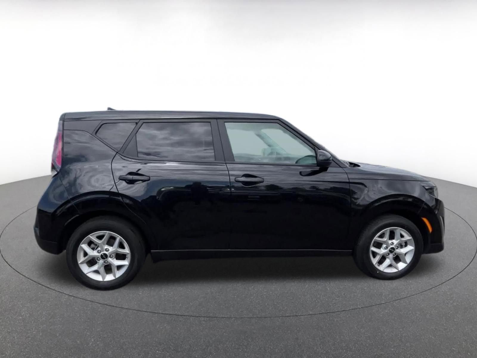 Thumbnail: 2025 Kia Soul - 16