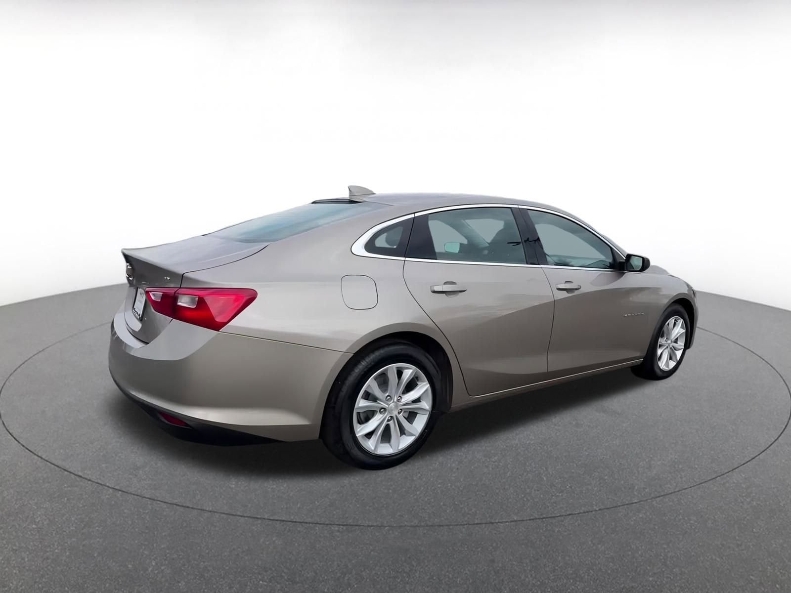 Thumbnail: 2023 Chevrolet Malibu - 15