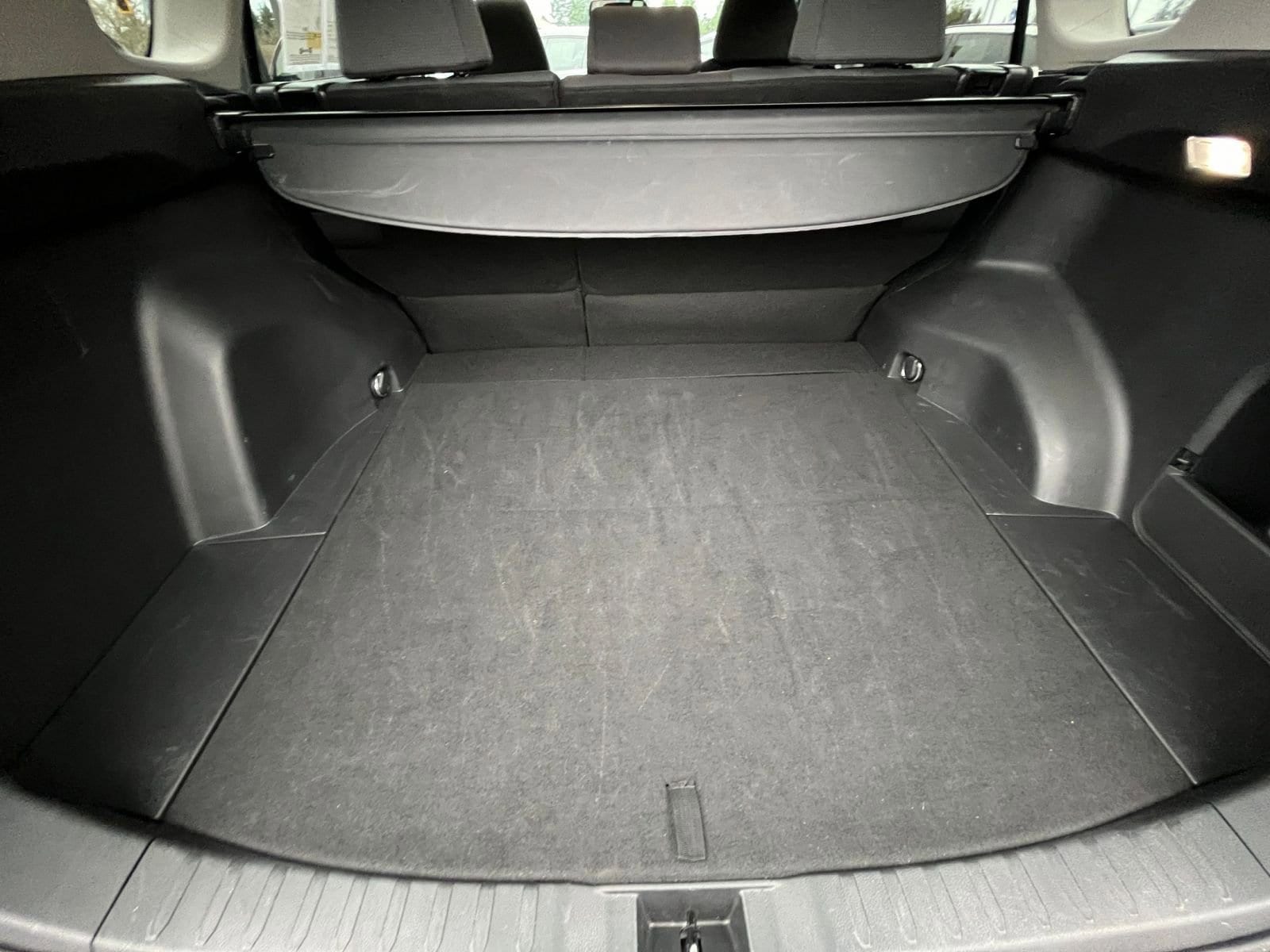 Thumbnail: 2025 Toyota RAV4 - 33