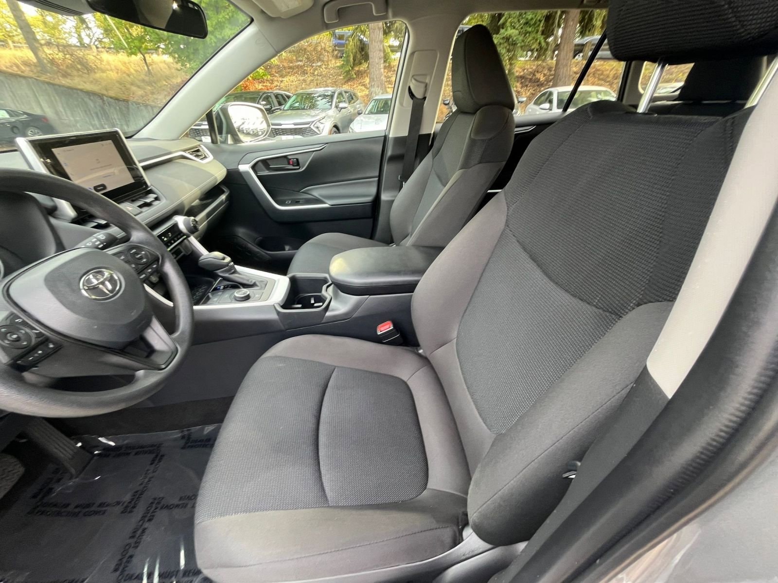 Thumbnail: 2025 Toyota RAV4 - 27