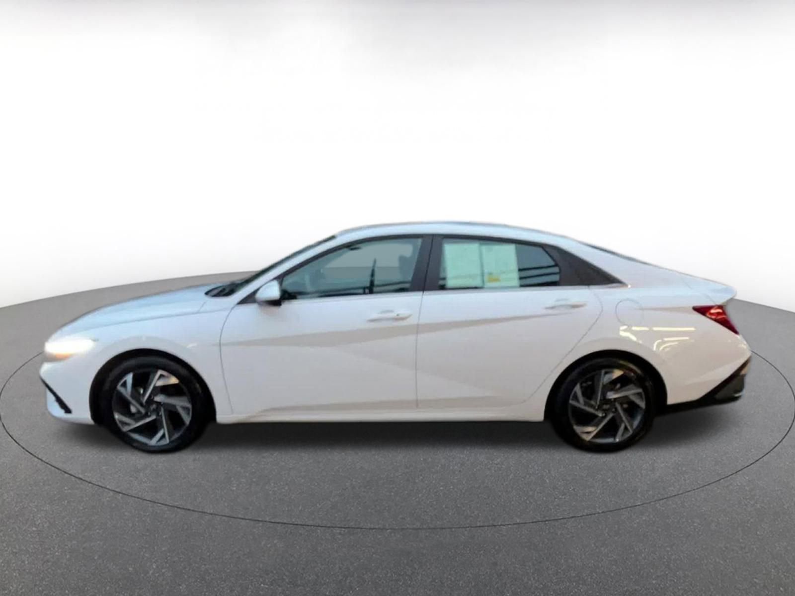 Thumbnail: 2025 Hyundai Elantra - 9