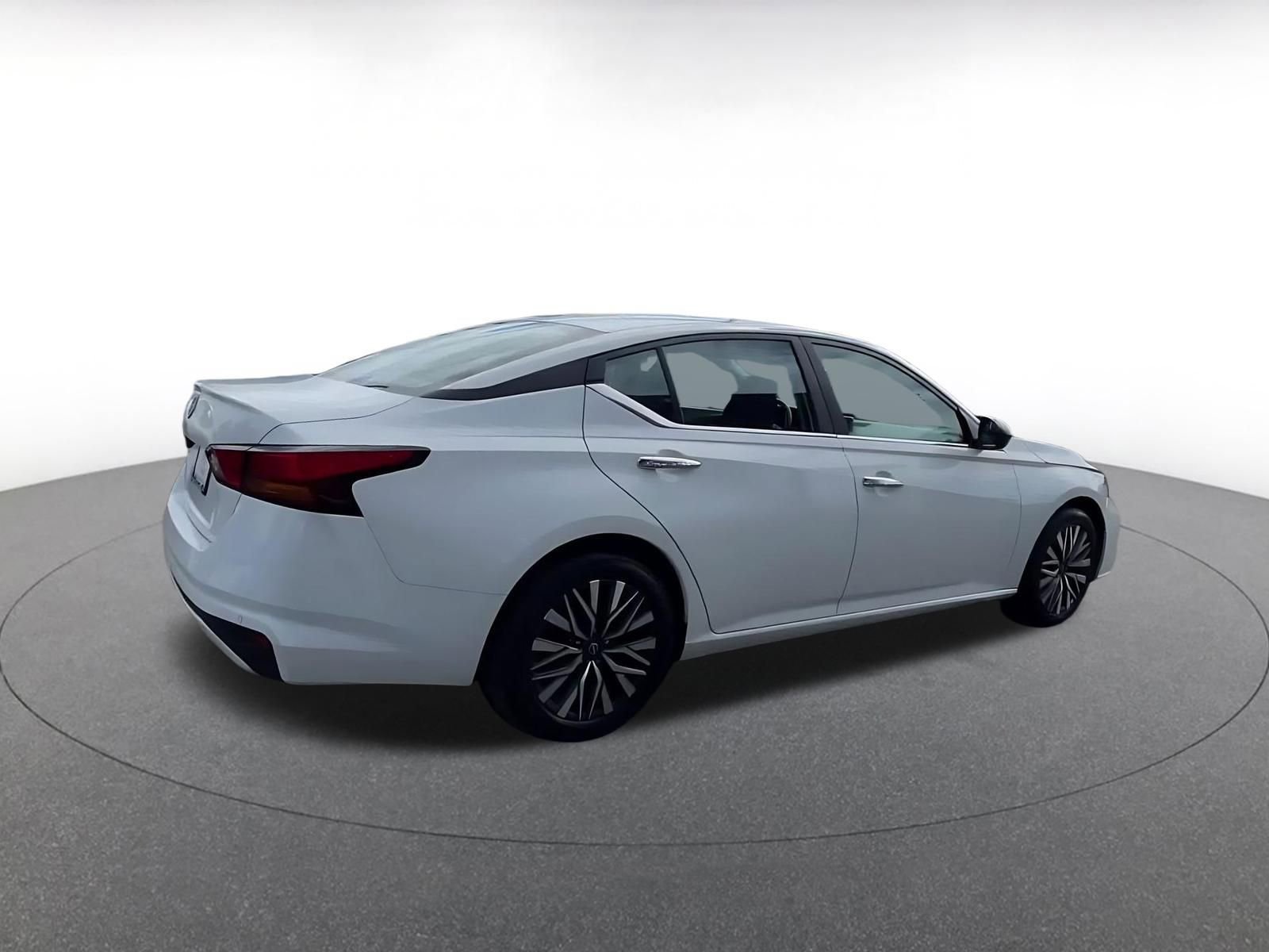 Thumbnail: 2025 Nissan Altima - 15