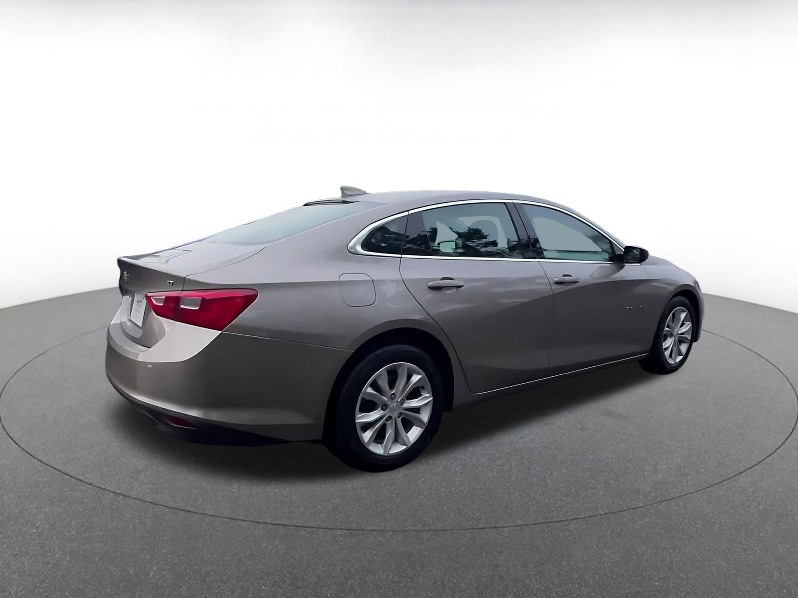 Thumbnail: 2024 Chevrolet Malibu - 14