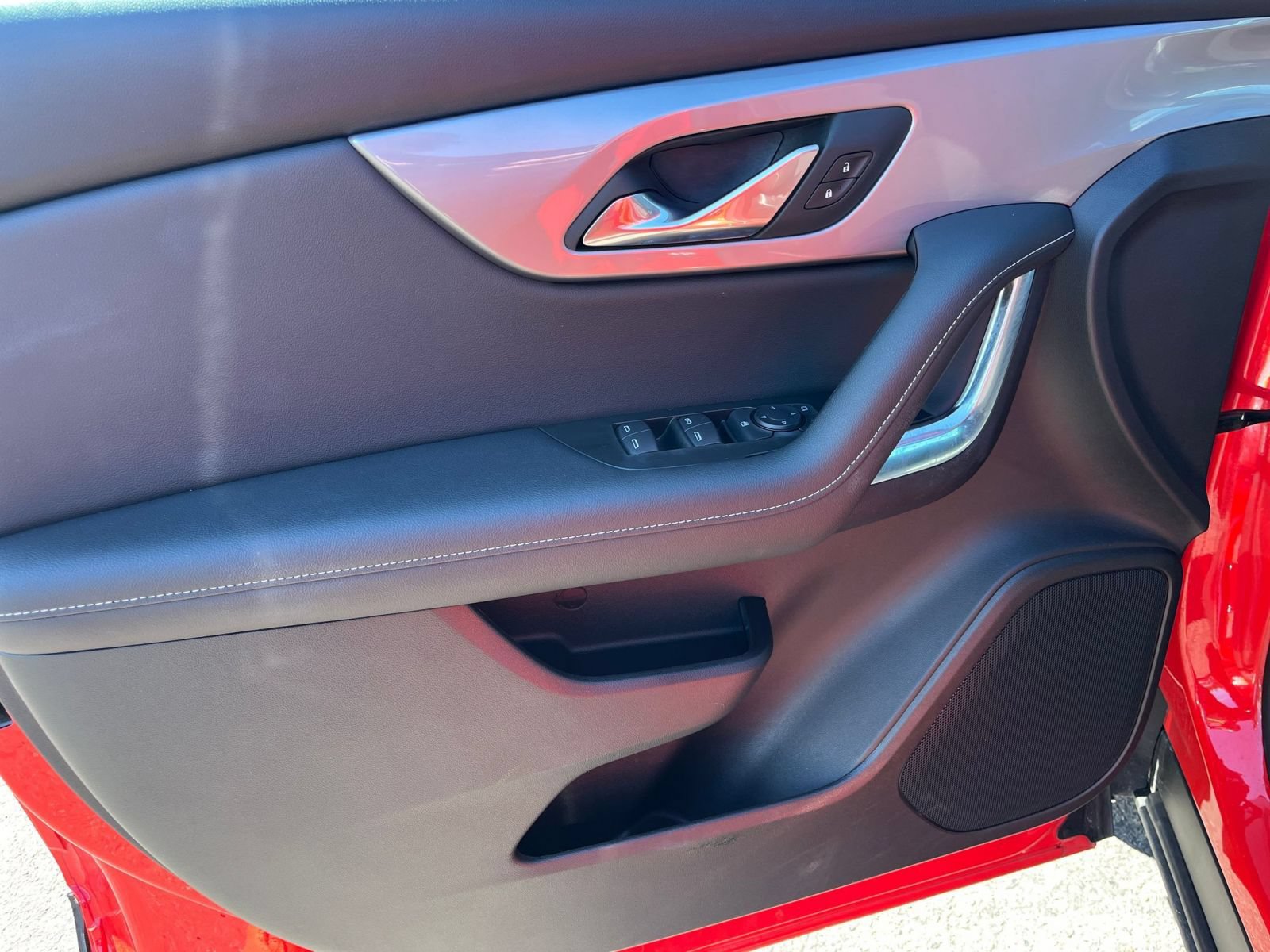 Thumbnail: 2026 Chevrolet Blazer - 18