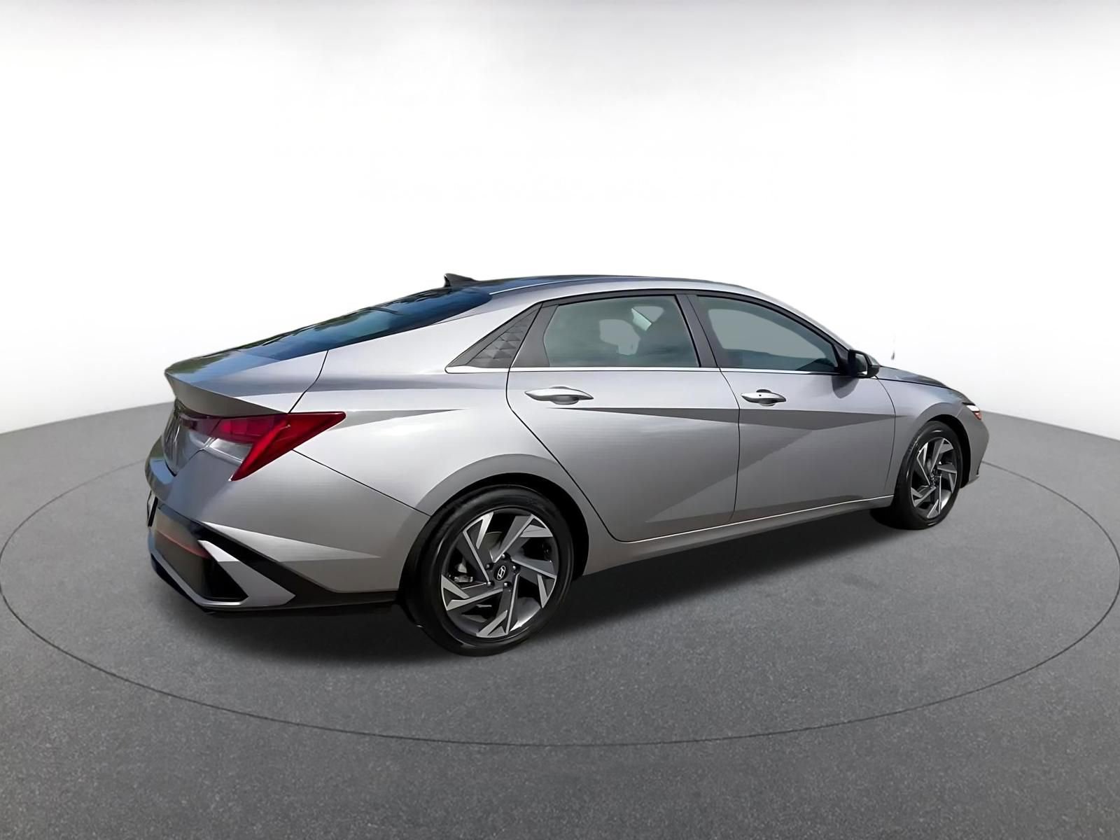 Thumbnail: 2025 Hyundai Elantra - 15