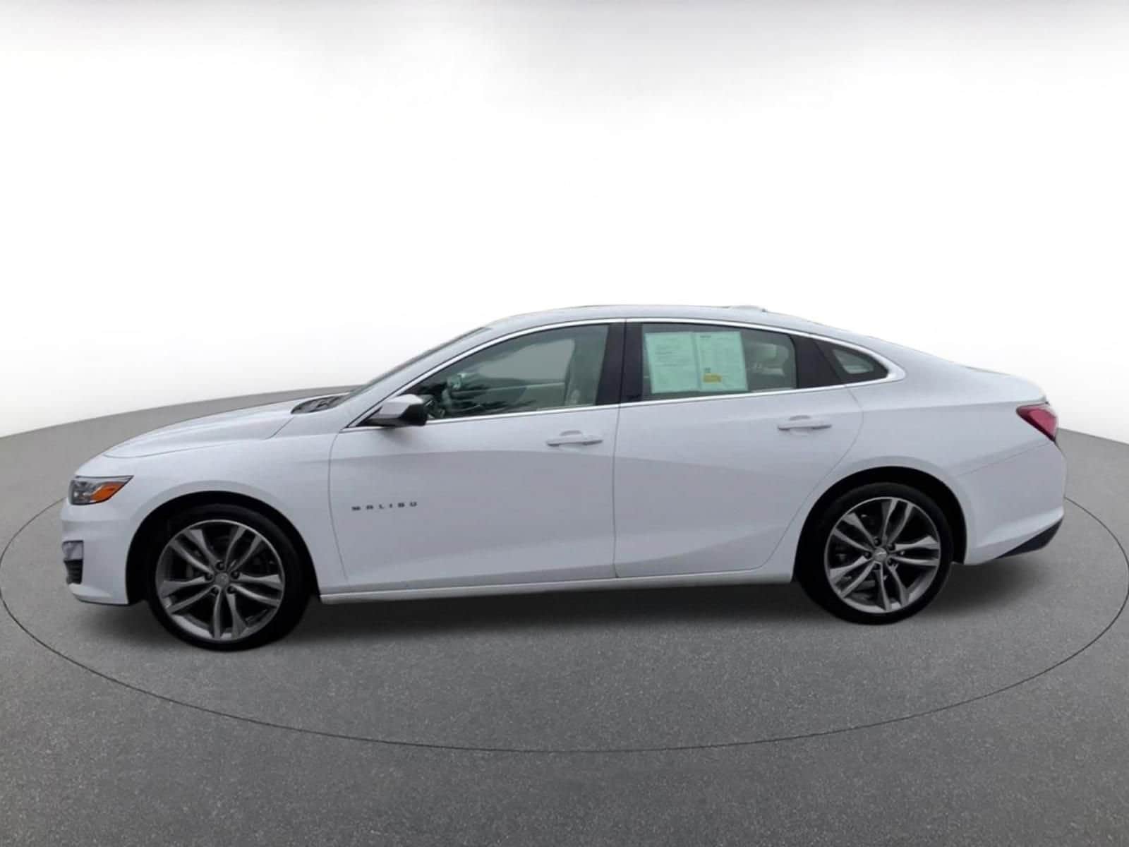 Thumbnail: 2024 Chevrolet Malibu - 9
