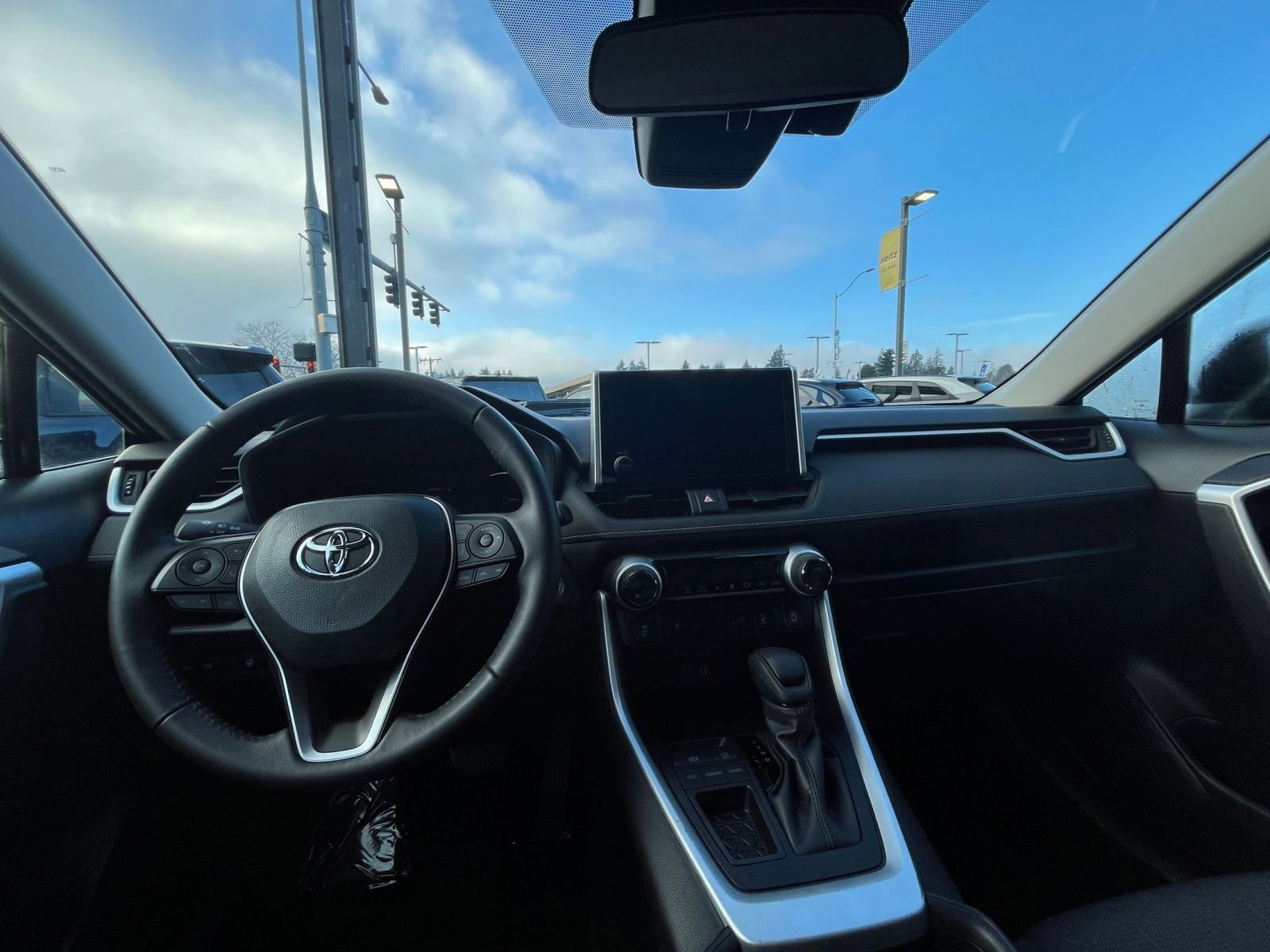 Thumbnail: 2025 Toyota RAV4 - 33