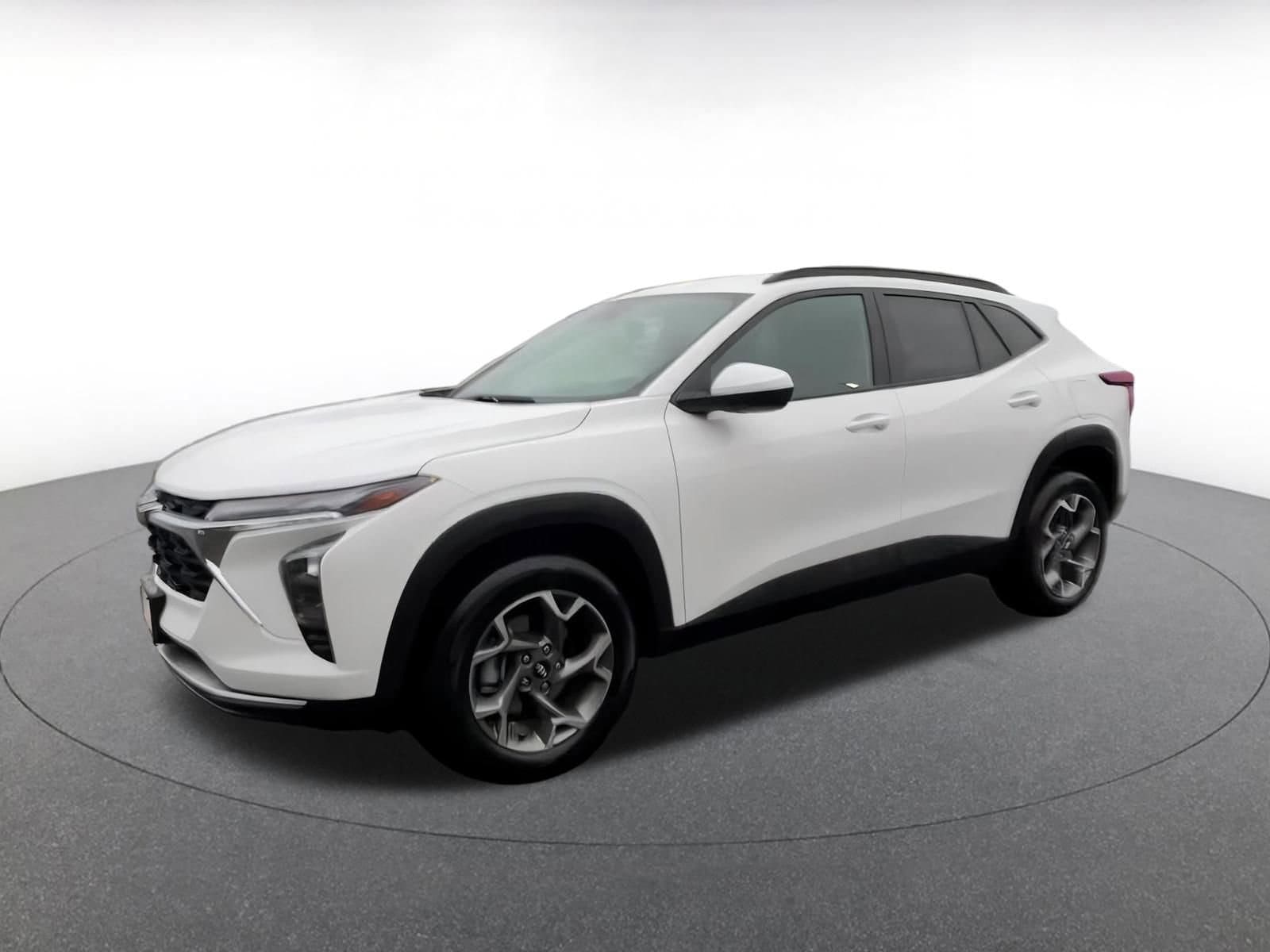 Thumbnail: 2025 Chevrolet Trax - 8