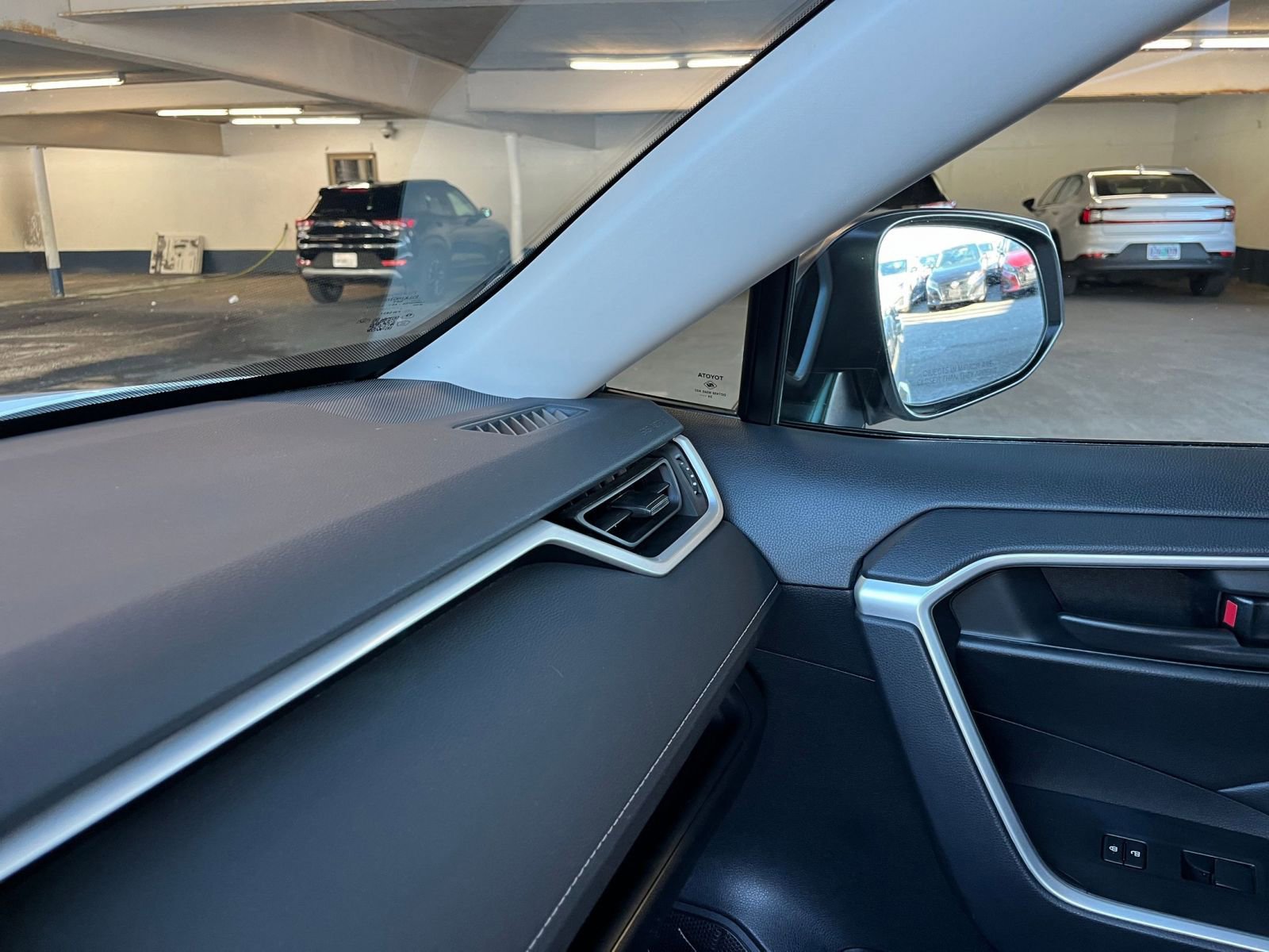 Thumbnail: 2025 Toyota RAV4 - 35