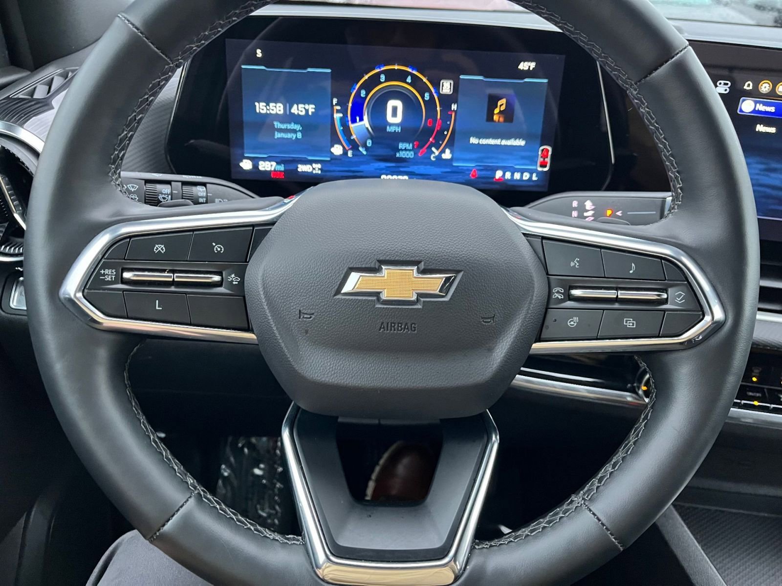 Thumbnail: 2025 Chevrolet Equinox - 25