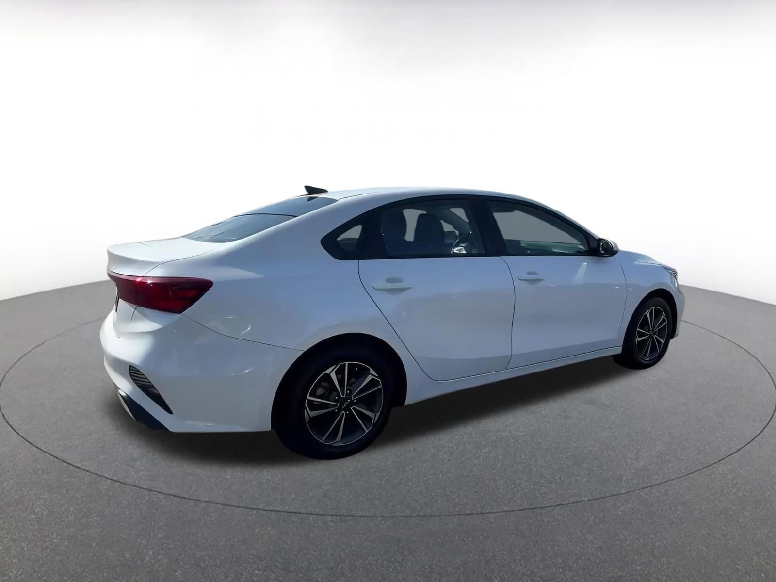Thumbnail: 2024 Kia Forte - 15
