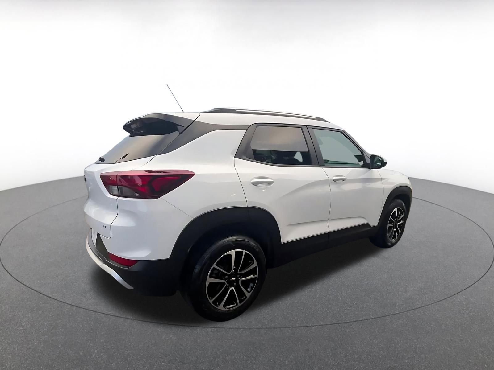 Thumbnail: 2025 Chevrolet TrailBlazer - 14