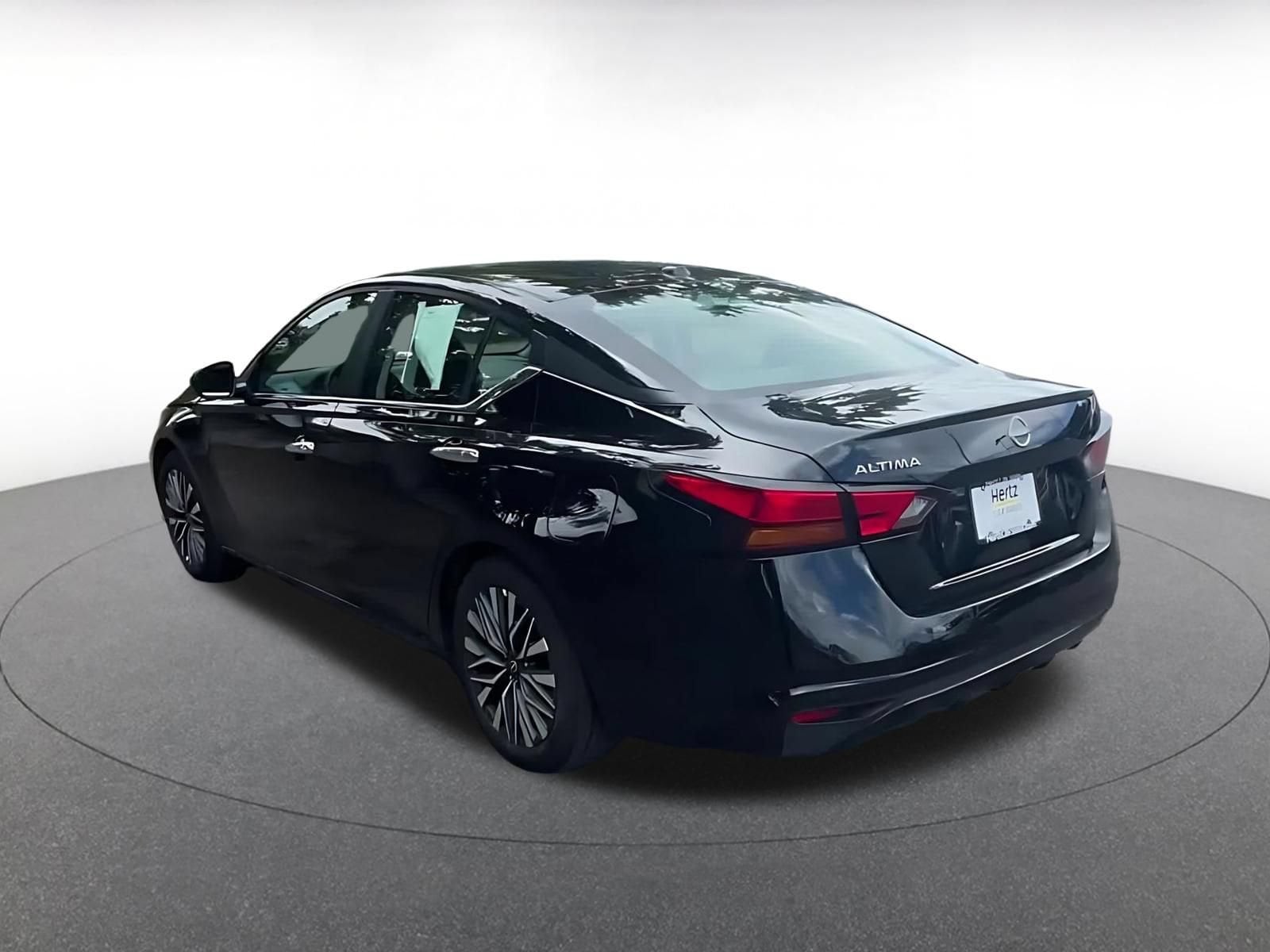 Thumbnail: 2025 Nissan Altima - 10