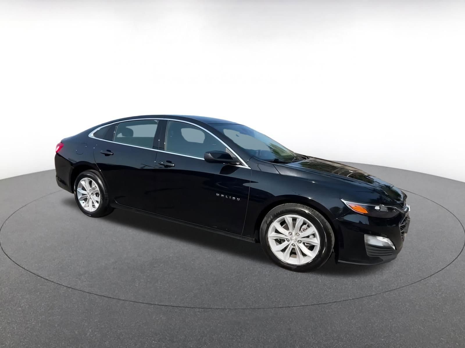 Thumbnail: 2023 Chevrolet Malibu - 2