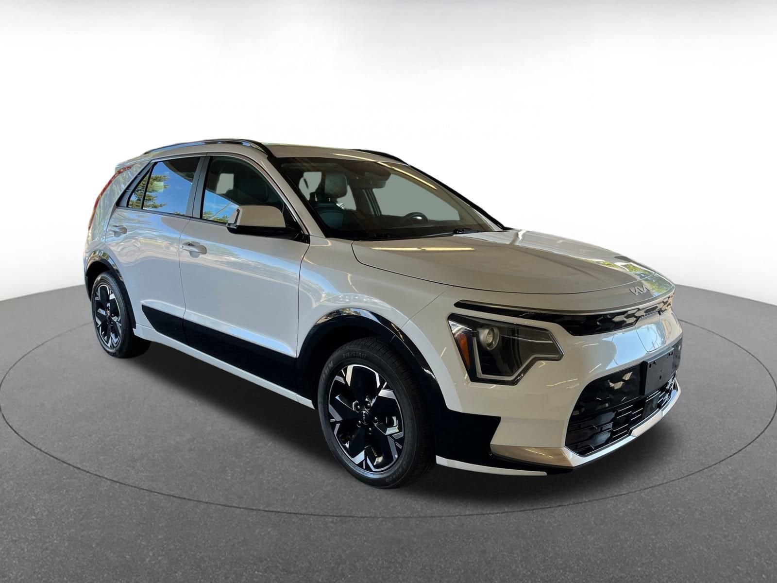Thumbnail: 2023 Kia Niro - 1