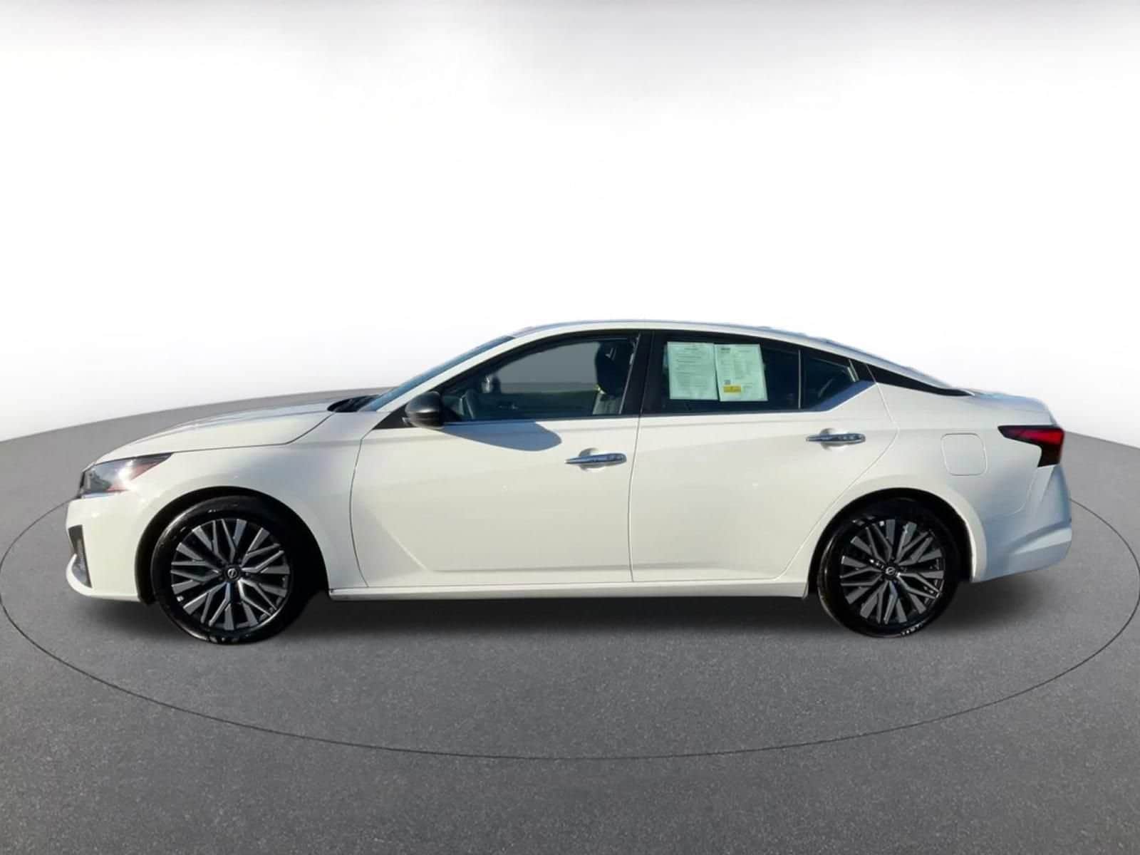 Thumbnail: 2025 Nissan Altima - 8
