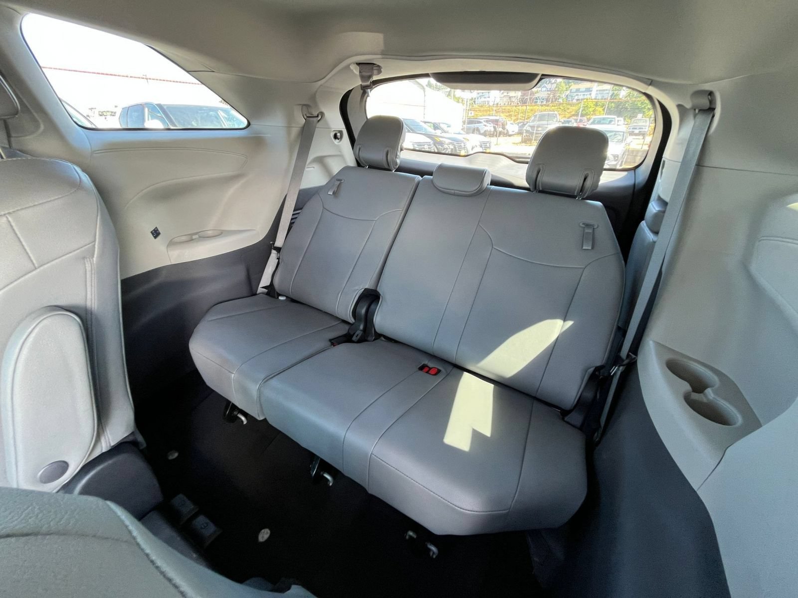 Thumbnail: 2023 Toyota Sienna - 26
