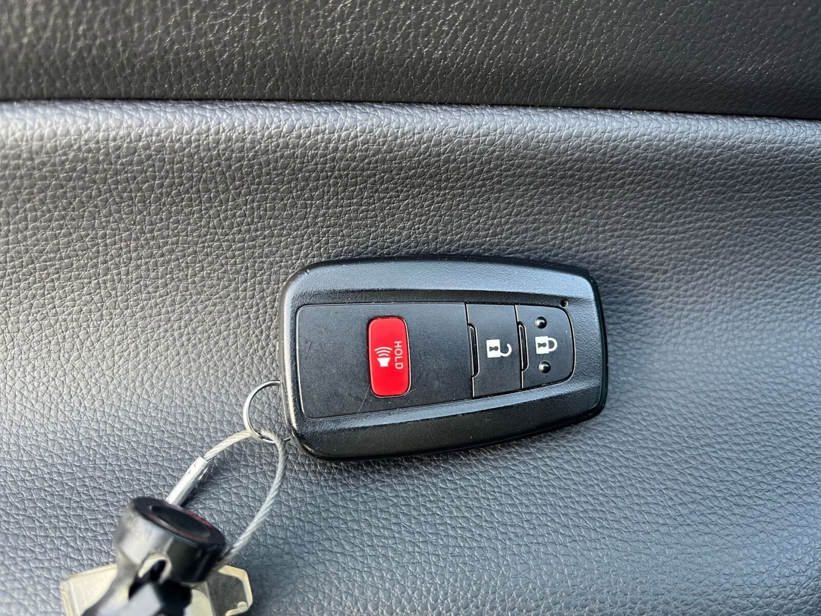 Thumbnail: 2025 Toyota RAV4 - 23