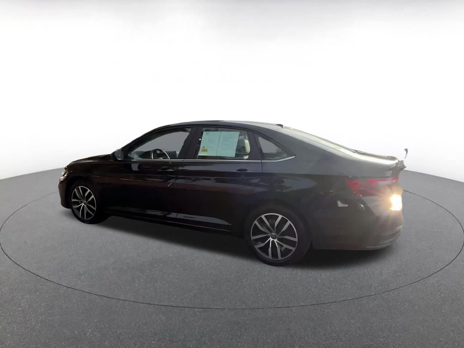 Thumbnail: 2025 Volkswagen Jetta - 10