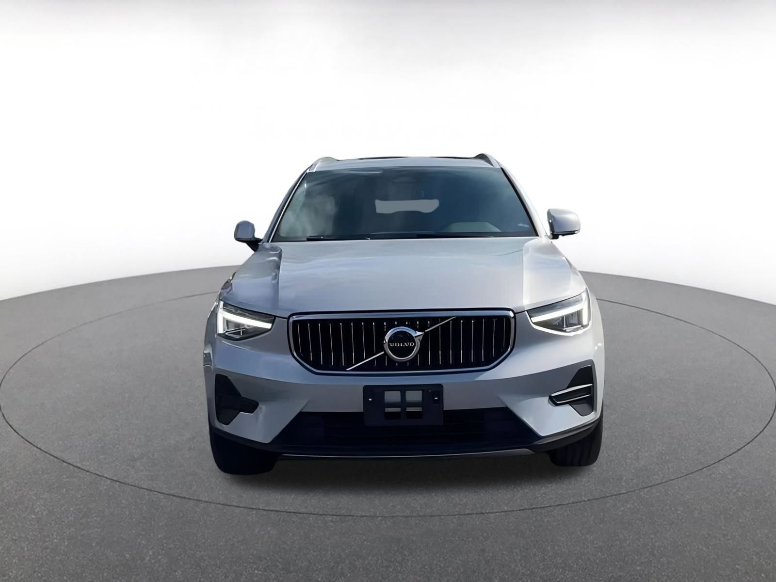 Thumbnail: 2024 Volvo XC40 - 4