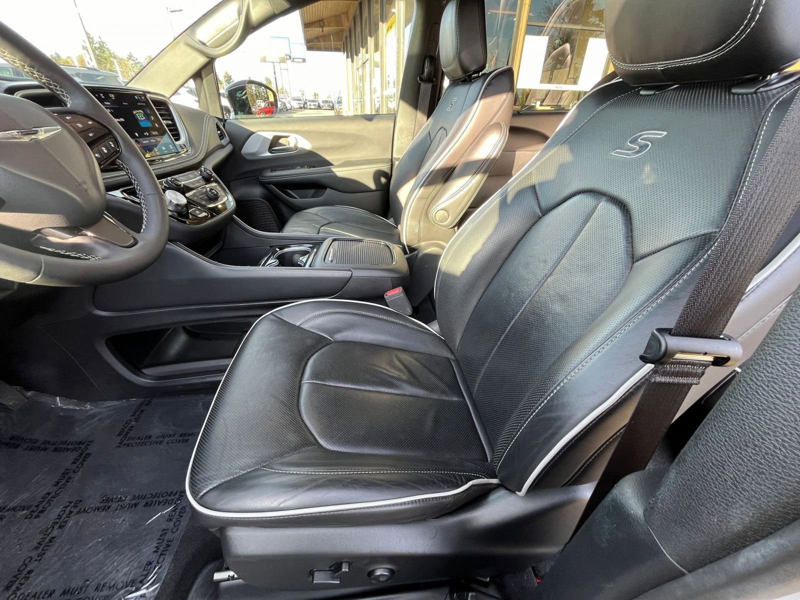 Thumbnail: 2025 Chrysler Pacifica - 30