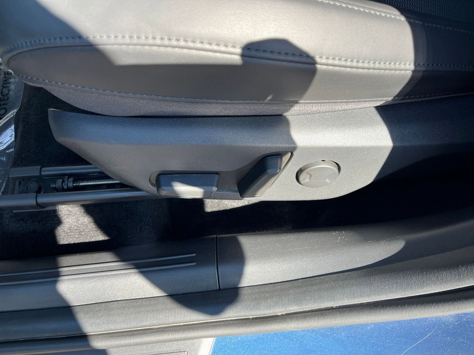 Thumbnail: 2023 Kia Niro - 26