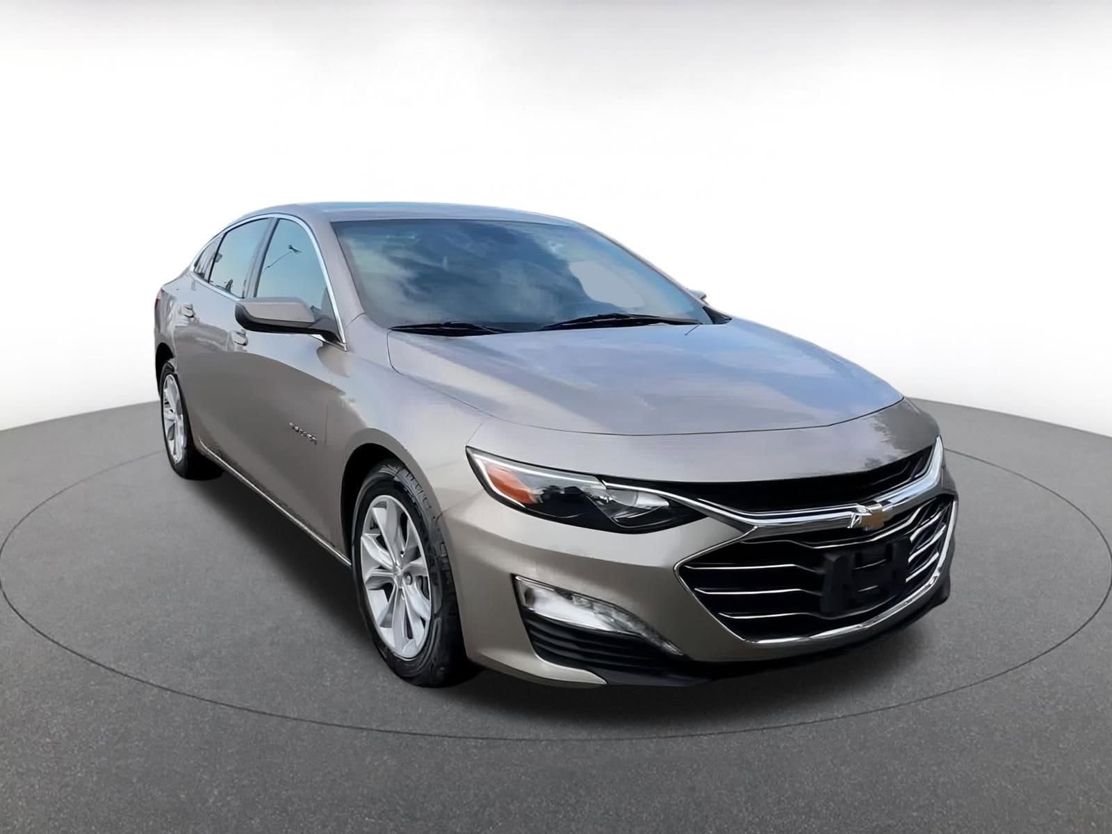 Thumbnail: 2023 Chevrolet Malibu - 3
