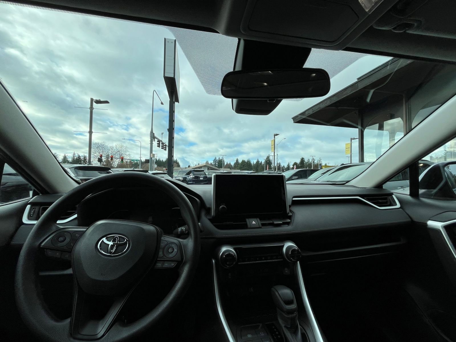 Thumbnail: 2025 Toyota RAV4 - 33