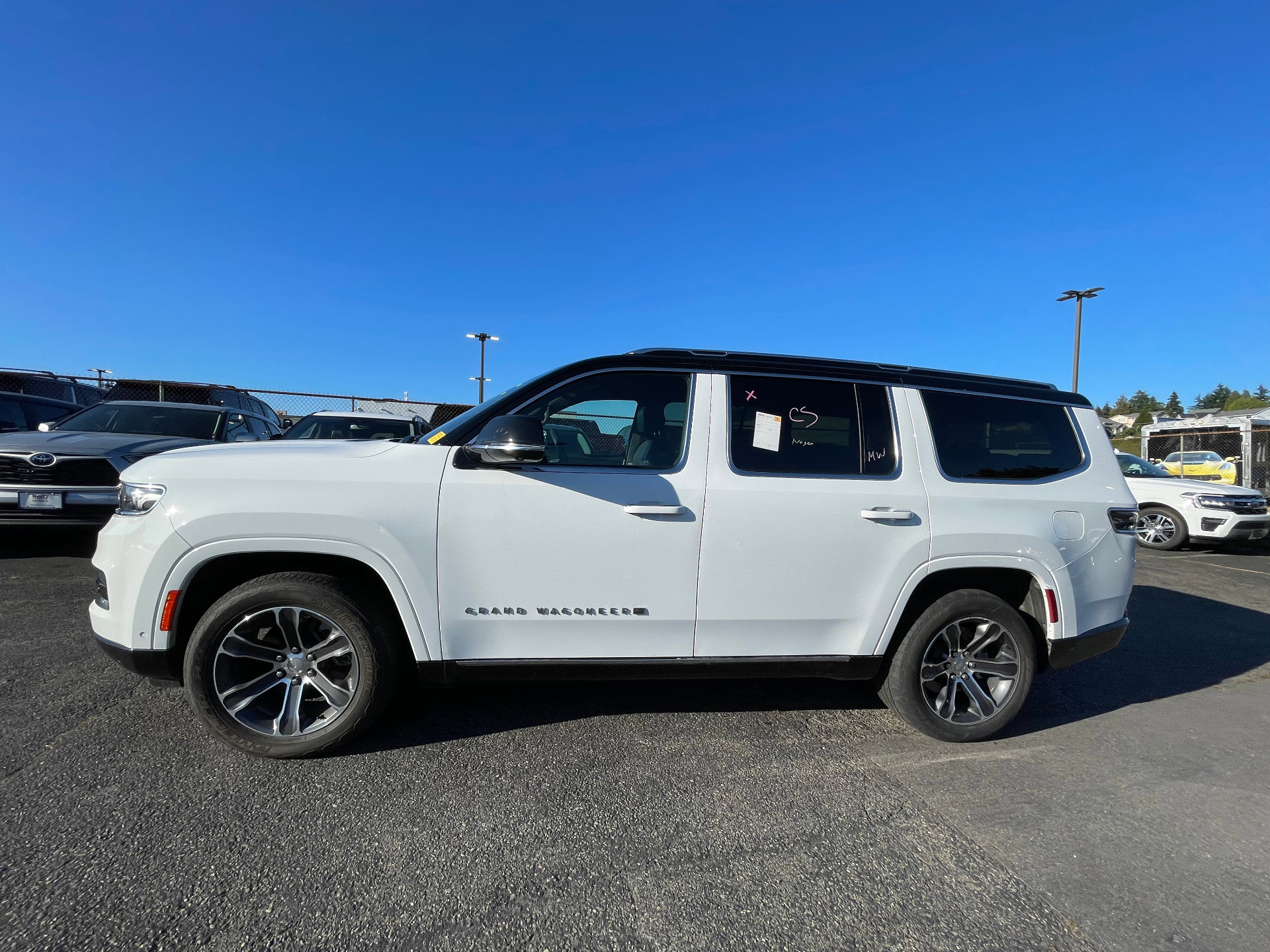 2023 Jeep Grand Wagoneer  4