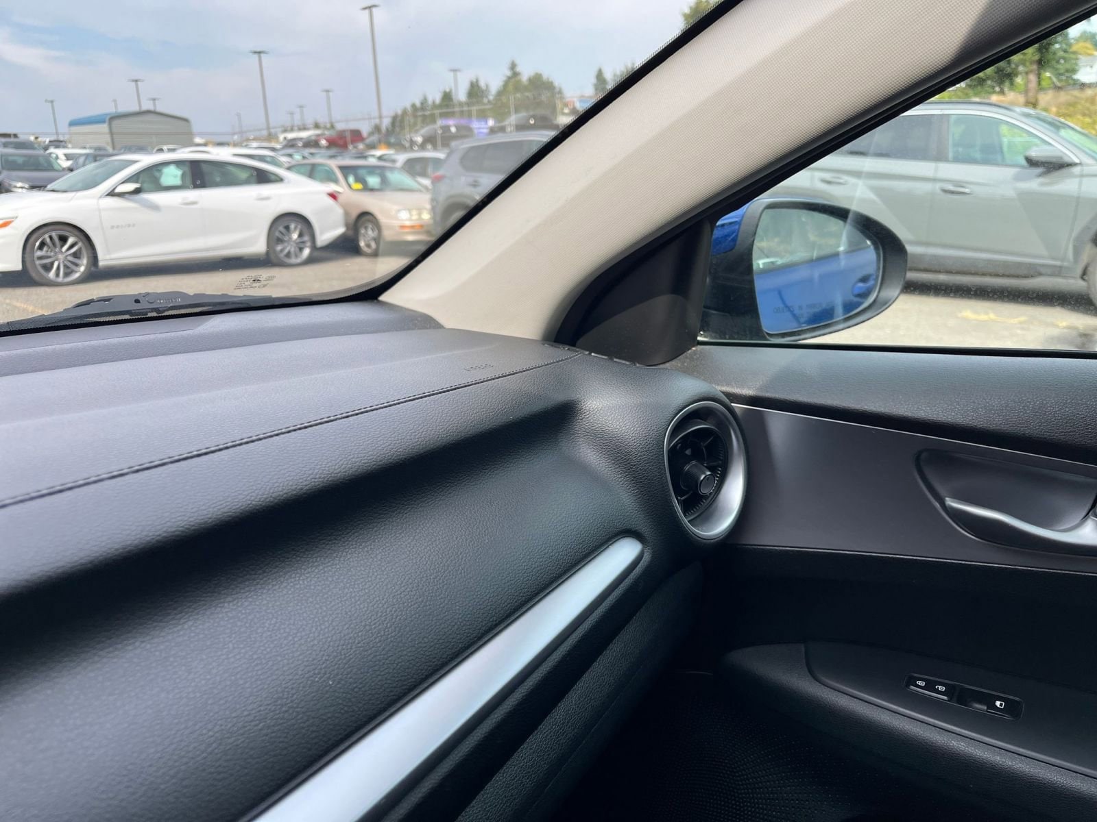 Thumbnail: 2022 Kia Forte - 35