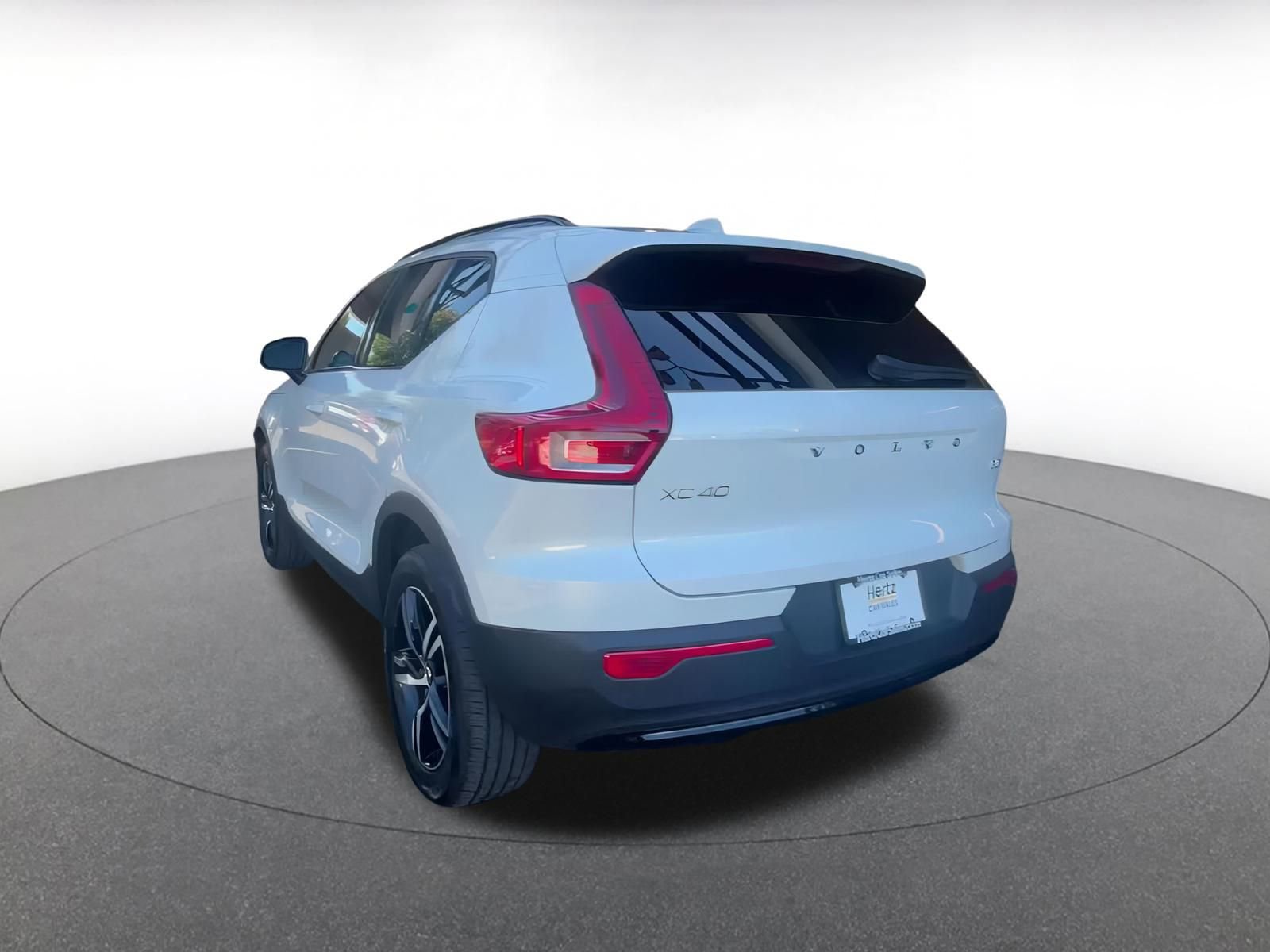 Thumbnail: 2024 Volvo XC40 - 11
