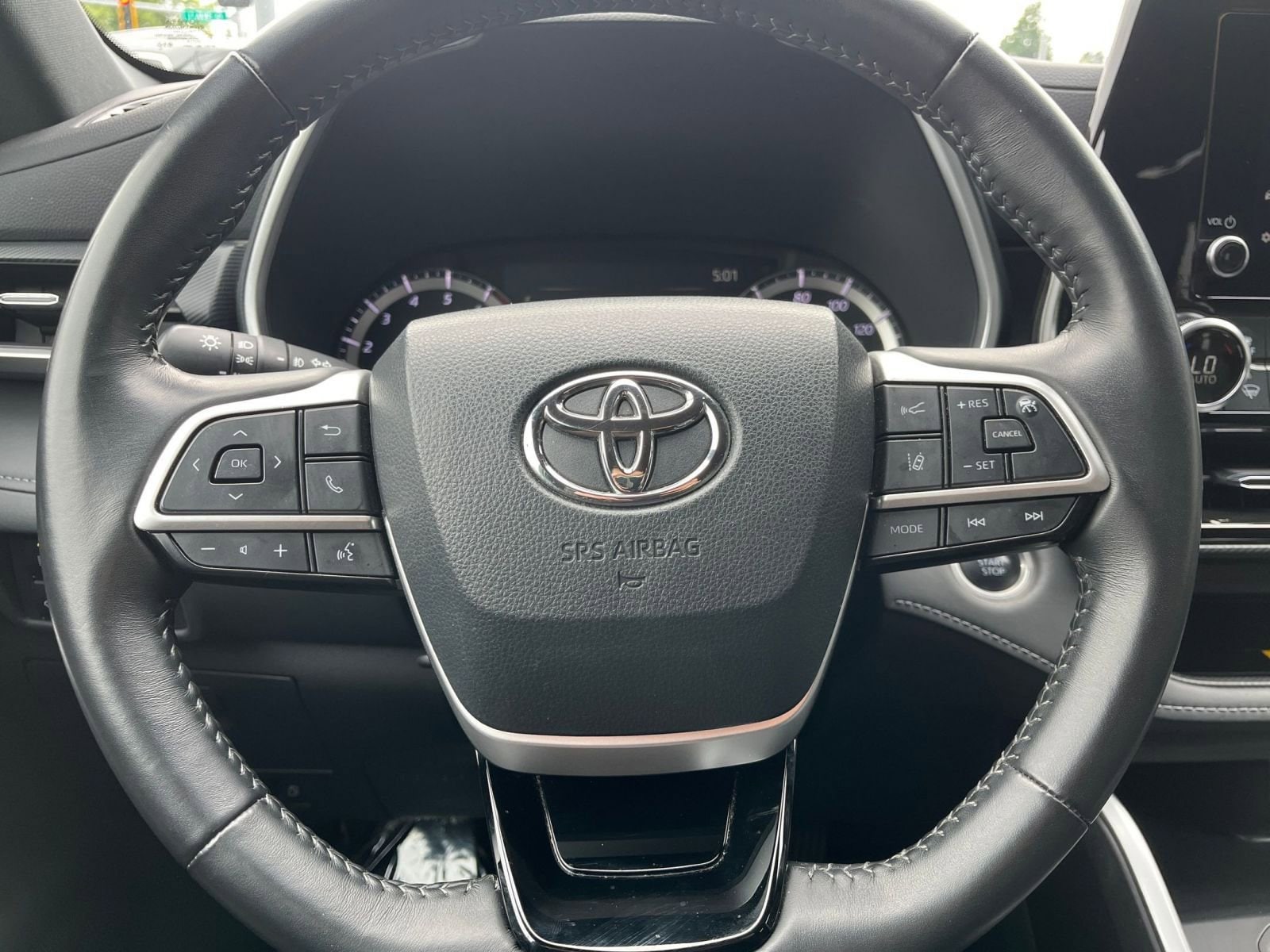 Thumbnail: 2024 Toyota Highlander - 28